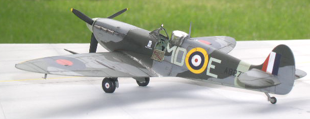 1/48 scale spitfire airbrushed camoflage